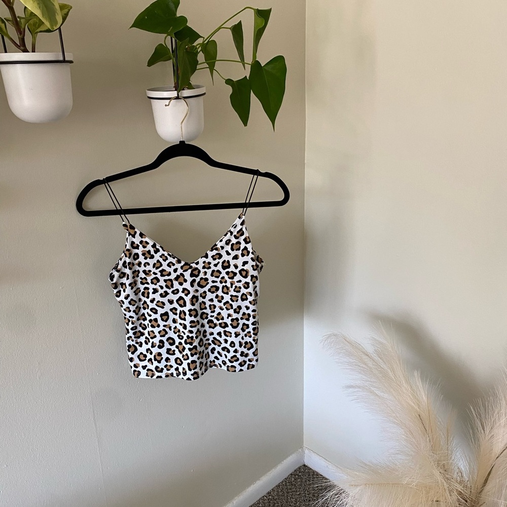 Gaze cheetah print cropped tank top. Size Medium.